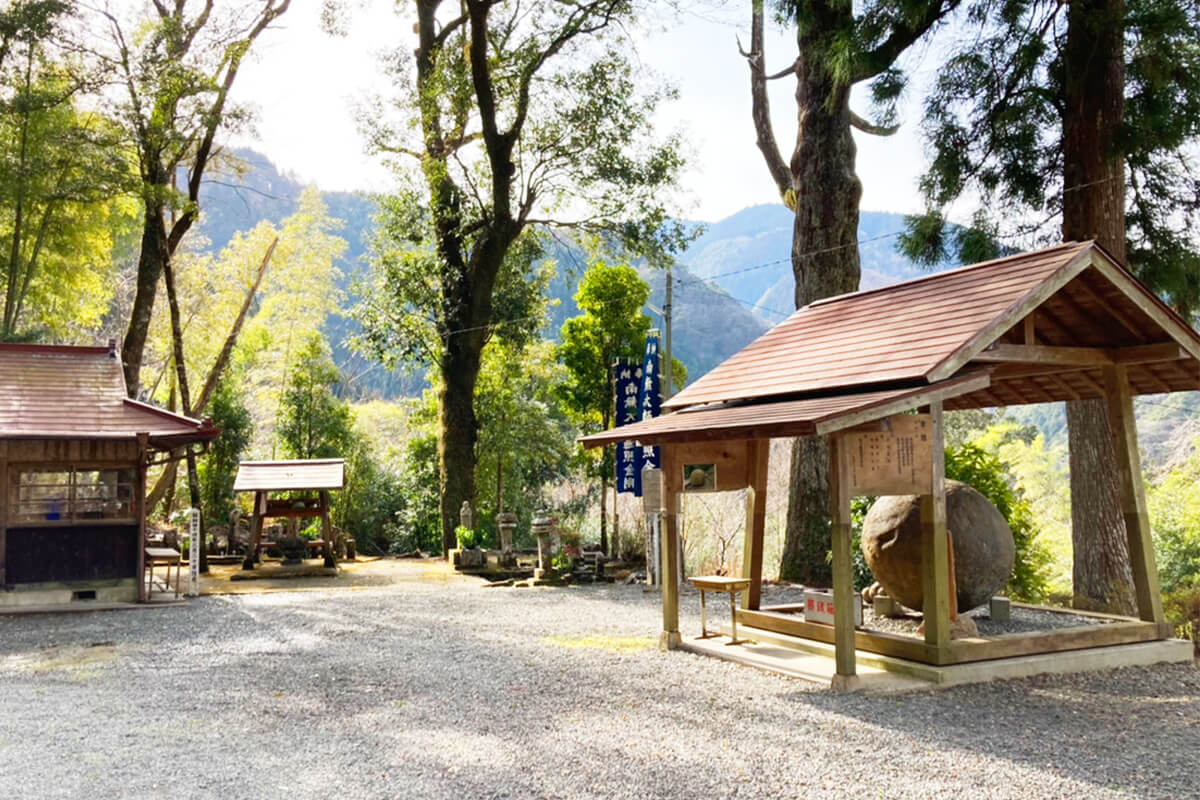 パチンコの勝率が上がる？！多良木町の悠久石を紹介します！｜地域創生