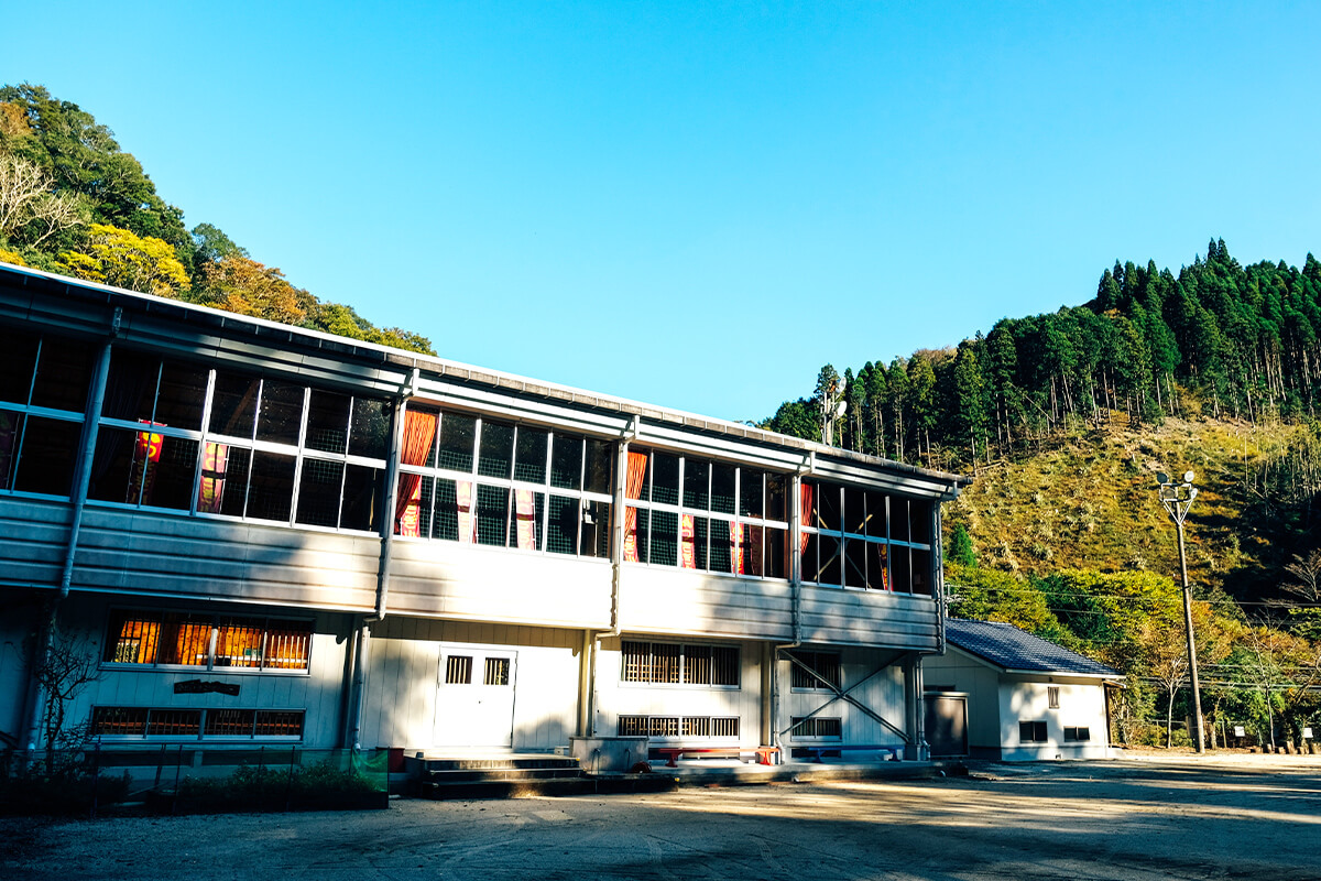 廃校活用のメリットと注意点は？ユニークな事例も紹介！｜地域創生