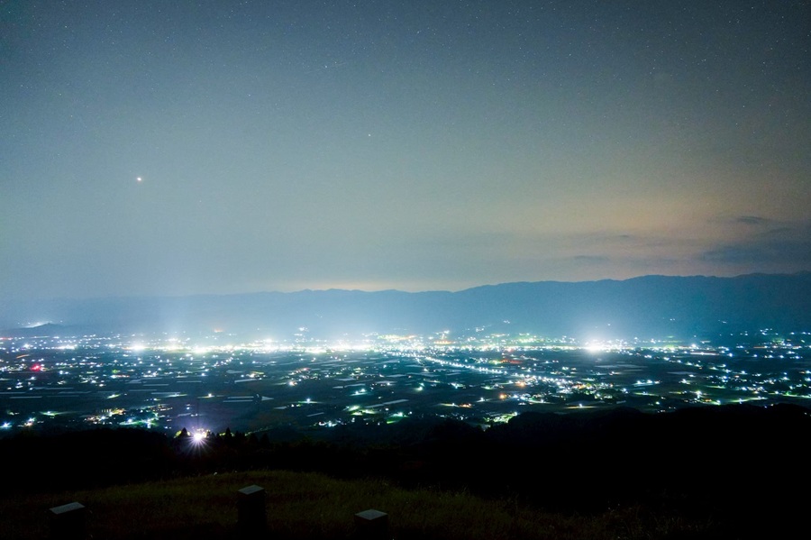 槻木集落から見下ろす街の美しい夜景